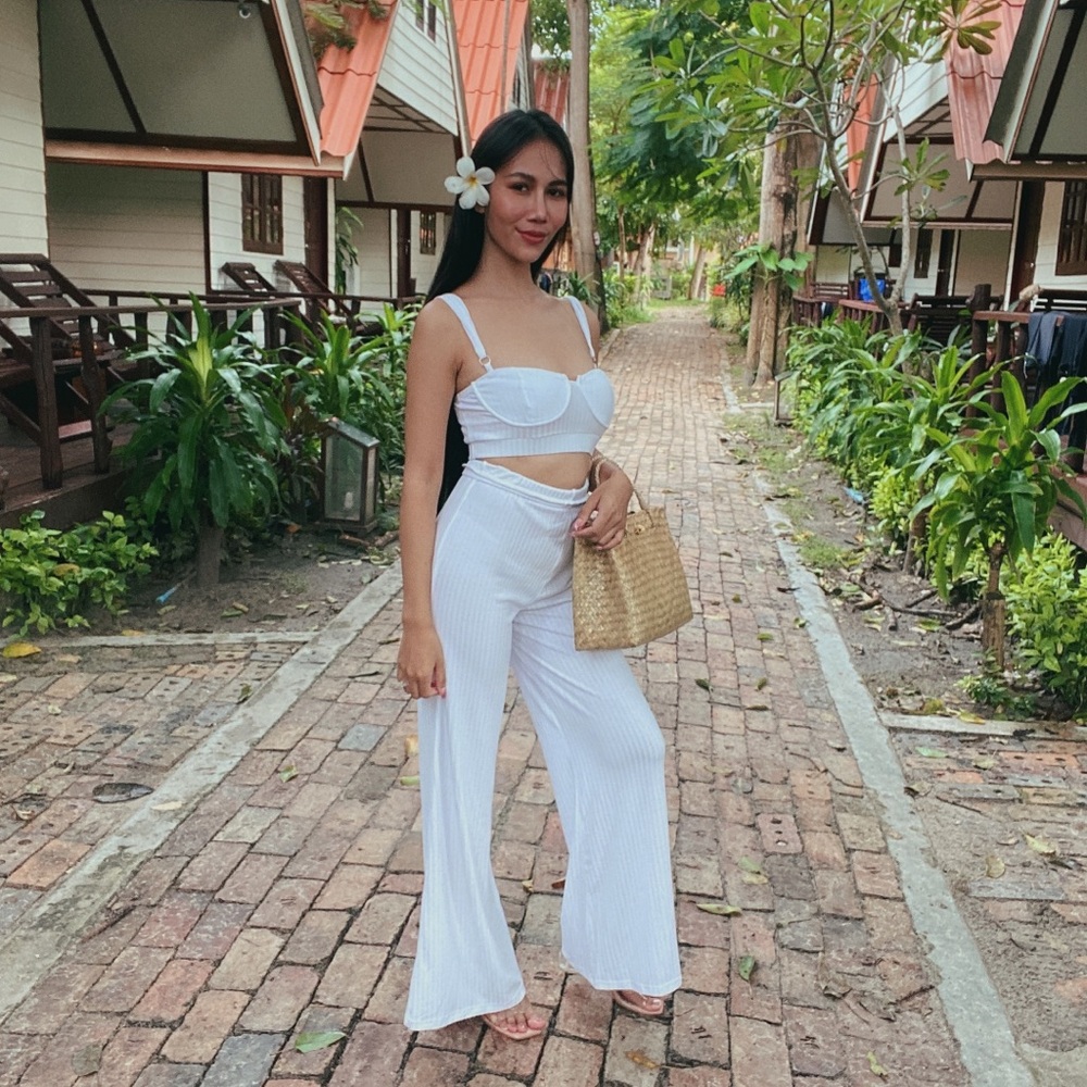 Meet your Posher, Thunchanok